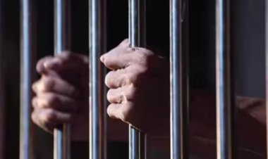 Spouse attacks cop attempting to resolve a question with his significant other in Haryana's Sonipat, captured