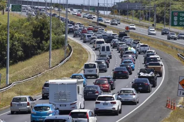 Countries in the EU approve the 2035 phaseout of cars that emit CO2.