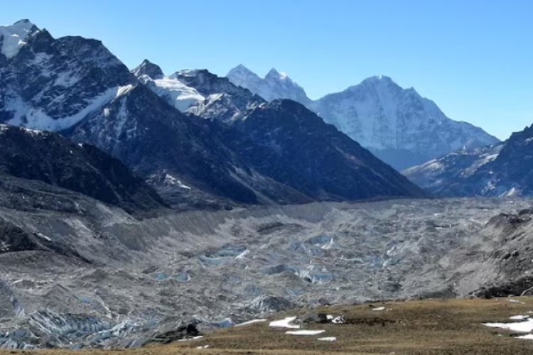 In just 20 years, glaciers in the Himalayas disappeared, equivalent to the weight of 570 million elephants.