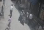 An 18-year-old man is stabbed on a Delhi street, and people continue to ignore it.