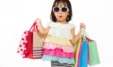 How to Choose Safe Children's Clothing: Avoiding Harmful Materials and Chemicals
