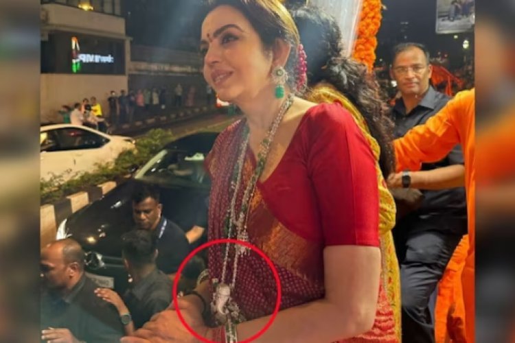 Nita Ambani wears Ganpati jewelry in Mumbai during Ganesh Visarjan.