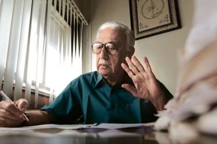 'Baheno aur Bhaiyo' of Binaka Geetmala, farewell: Ameen Sayani, a radio broadcaster, dies at the age of 91. Learn more about his professional background.