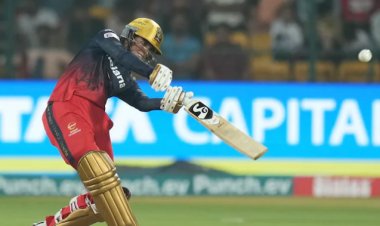 Smriti Mandhana,  and Ellyse Perry, assist, RCB in winning the final leg against, UP Warriors.