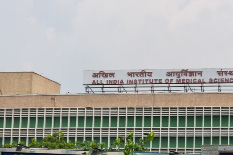 The guide provides a detailed guide on how to reach AIIMS Delhi and how to receive treatment there.