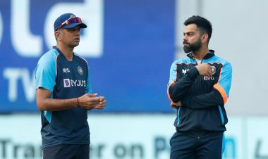 Watch: Rahul Dravid comforts a distraught Virat Kohli following yet another petty dismissal.