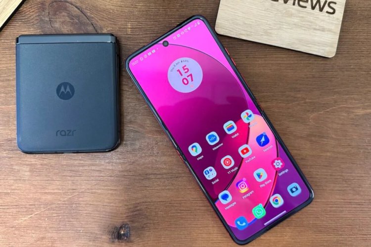 Countries cheapest foldable phone, price at only ₹28,999; Cheaper than Samsung and Moto