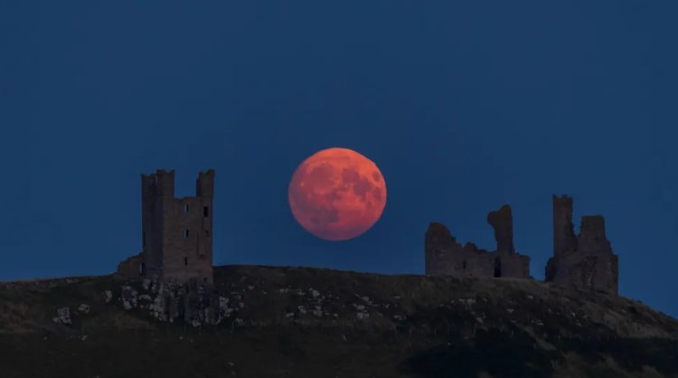 Orange and red colors may appear in the sky over Britain