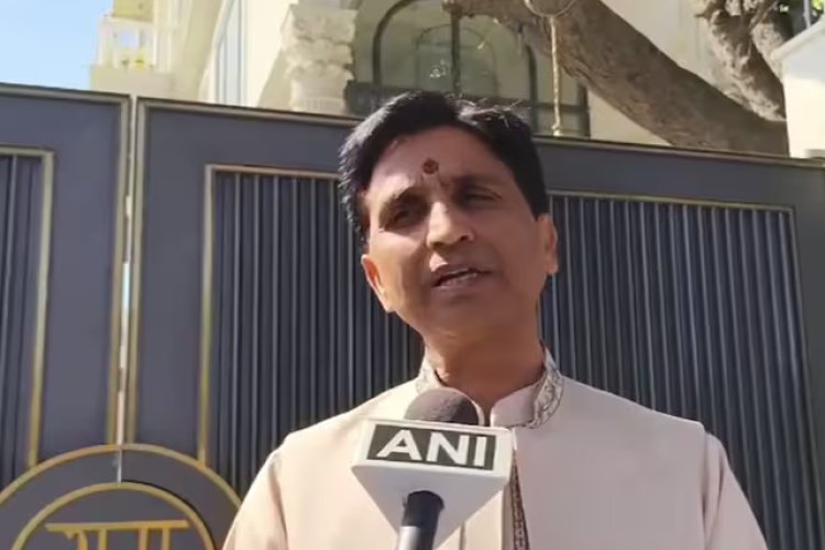 Manish Sisodia lost, Kumar Vishwas' wife broke down in tears. It wasn't done out of compassion.