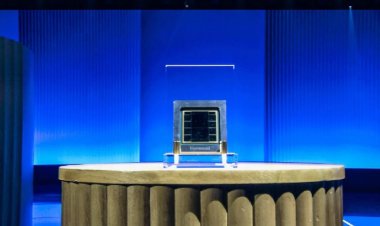 Google introduces the Ironwood chip to accelerate AI applications.