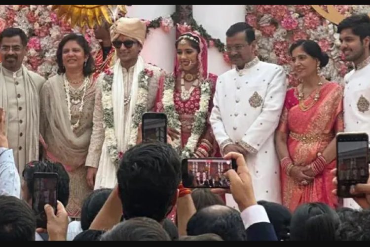 Kejriwal Daughter Marriage: Arvind Kejriwal & Wife Dance to Pushpa Song at Engagement Party