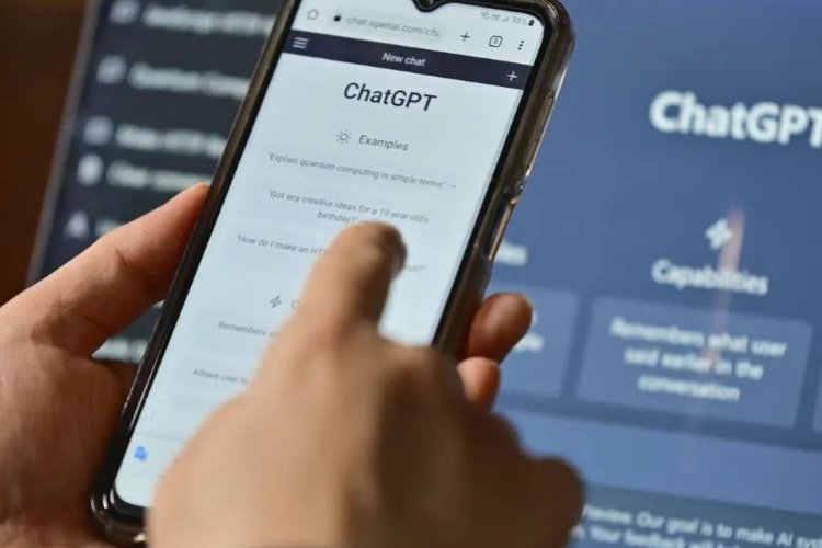 ChatGPT is making a splash again, after Ghibli, now it is making black and white photos colorful