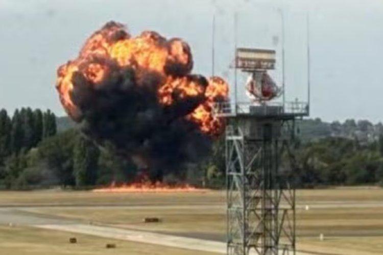 London Plane Crash: Aircraft Bursts Into Fireball Moments After Takeoff at City Airport