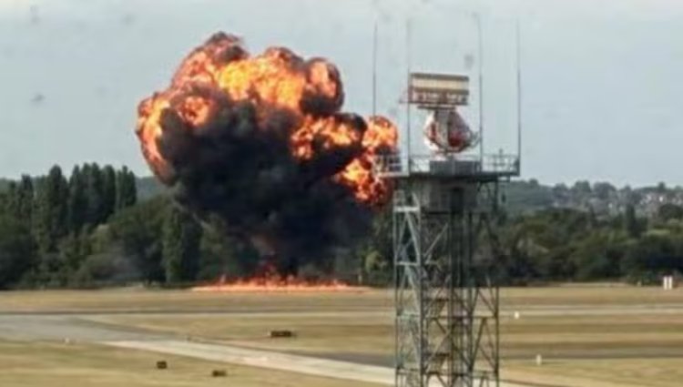 London Plane Crash: Aircraft Bursts Into Fireball Moments After Takeoff at City Airport