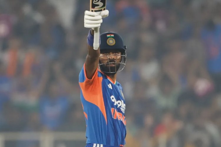 IND vs SA: Hardik Pandya unleashed a brutal attack on South African bowlers, leaving Abhishek Sharma behind.